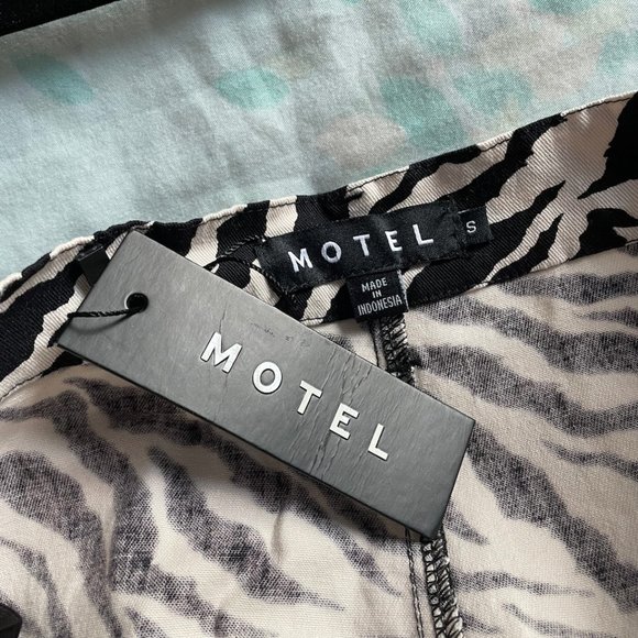 NWT Motel Rocks Zoven Trouser in 90's Zebra Black and White - Picture 4 of 4